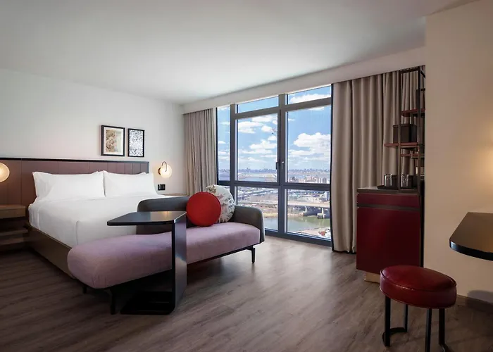 Renaissance New York Flushing Hotel At Tangram